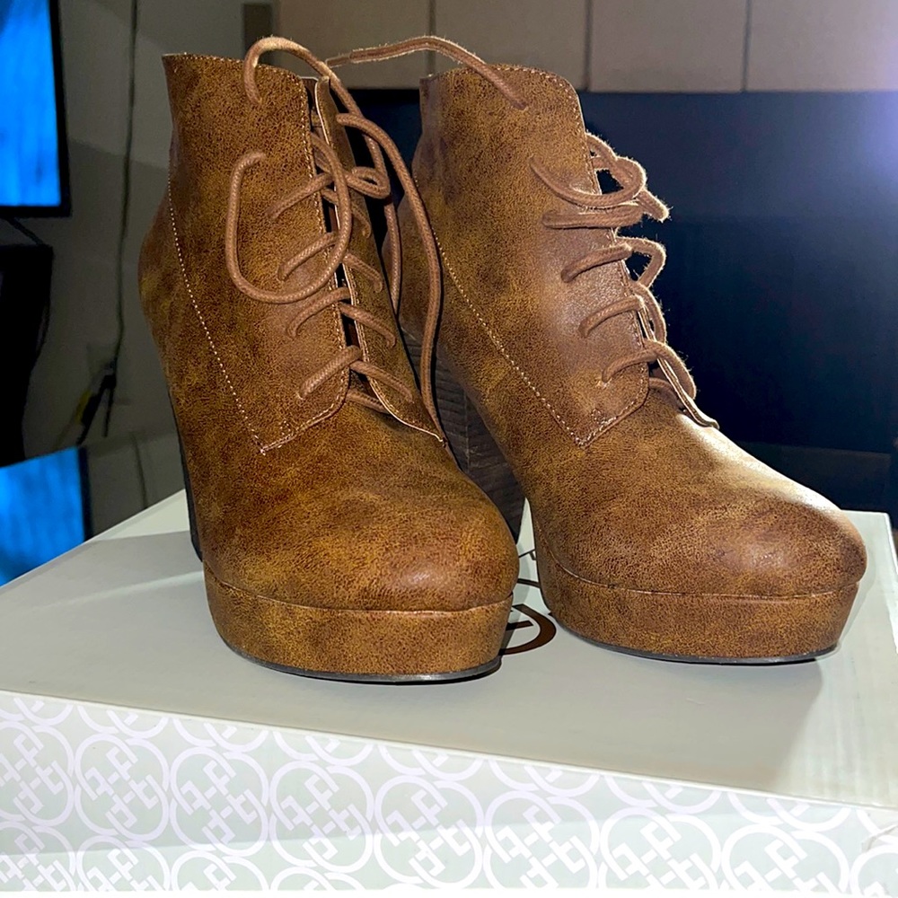 Women’s Brown Heel Boot